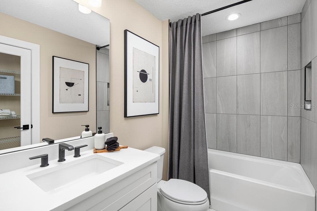 Guest bathroom - 1565 PINECLIFF DR, APOPKA