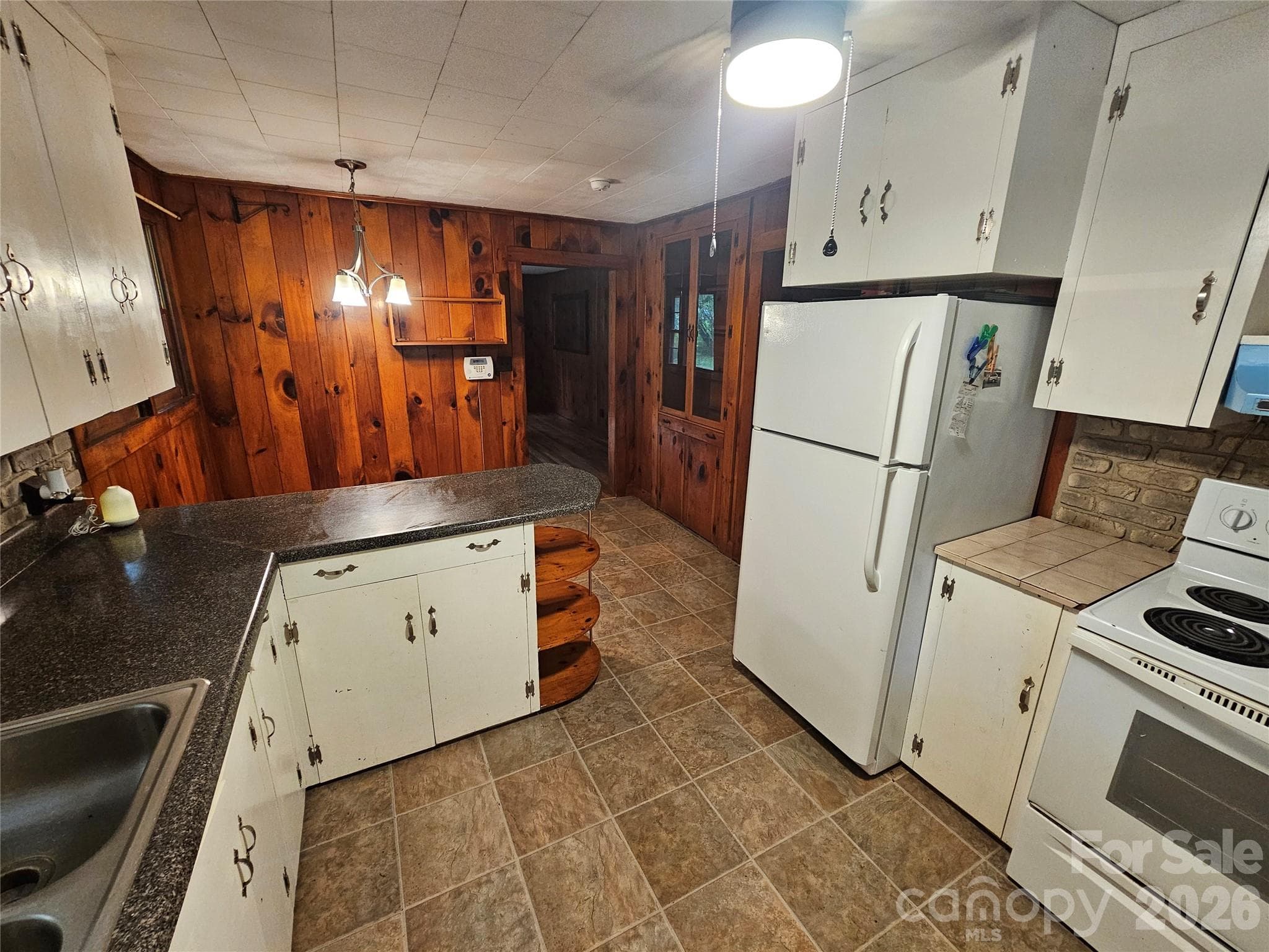 Kitchen - 573 Uptons Landing Road, Marion