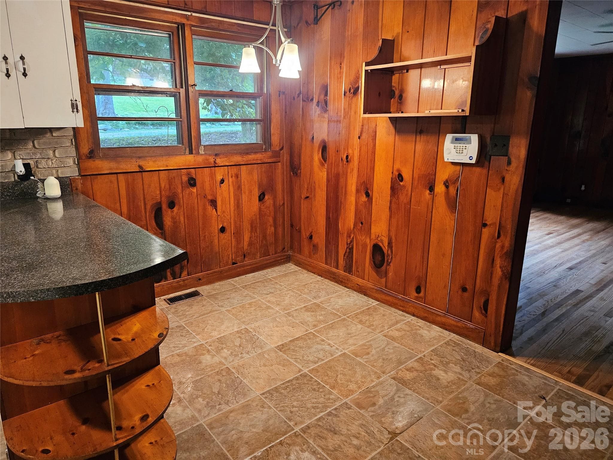 Dining area - 573 Uptons Landing Road, Marion