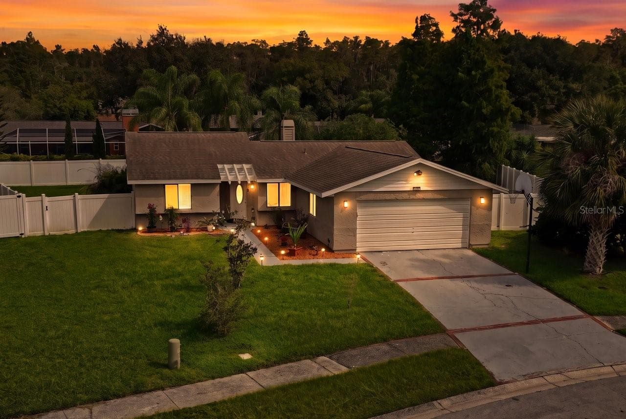 583 LONGWOOD CT