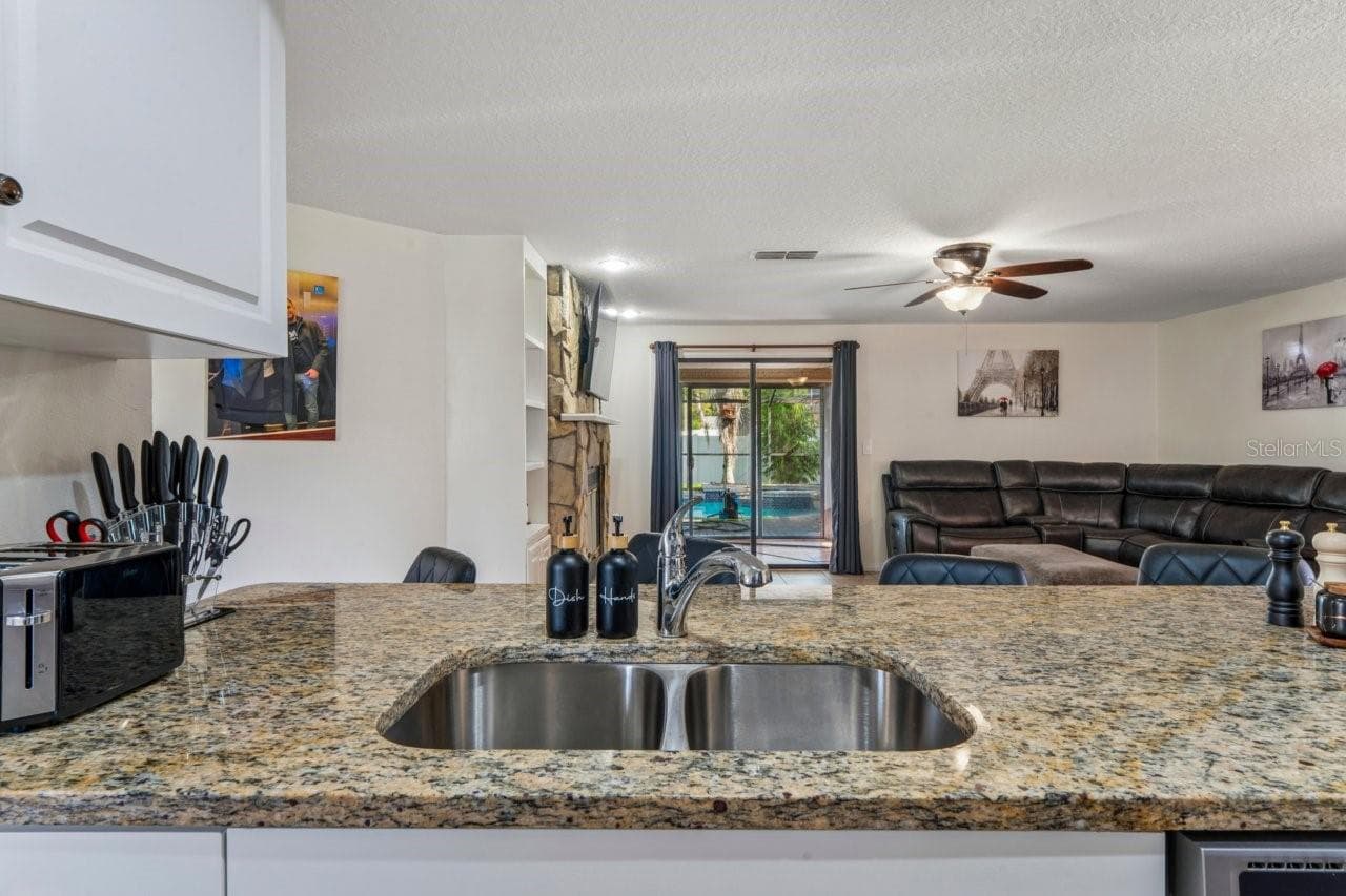 Single Family Residence at 583 LONGWOOD CT, OLDSMAR, photo 5 of 64
