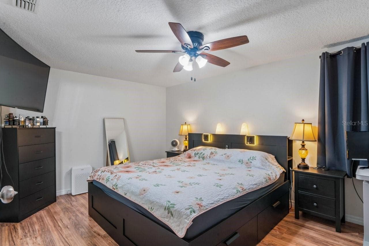 Single Family Residence at 583 LONGWOOD CT, OLDSMAR, photo 11 of 64