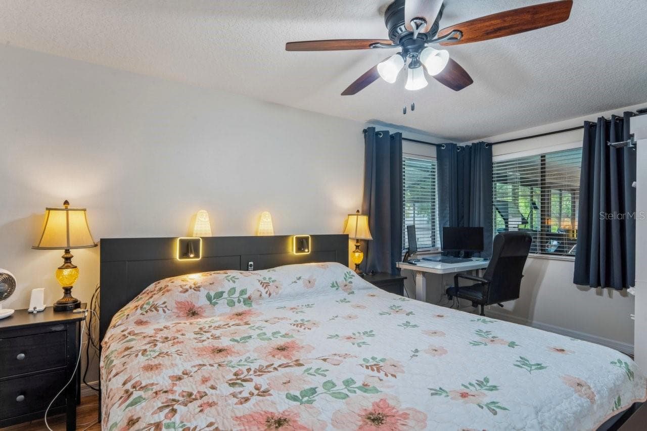 Single Family Residence at 583 LONGWOOD CT, OLDSMAR, photo 12 of 64