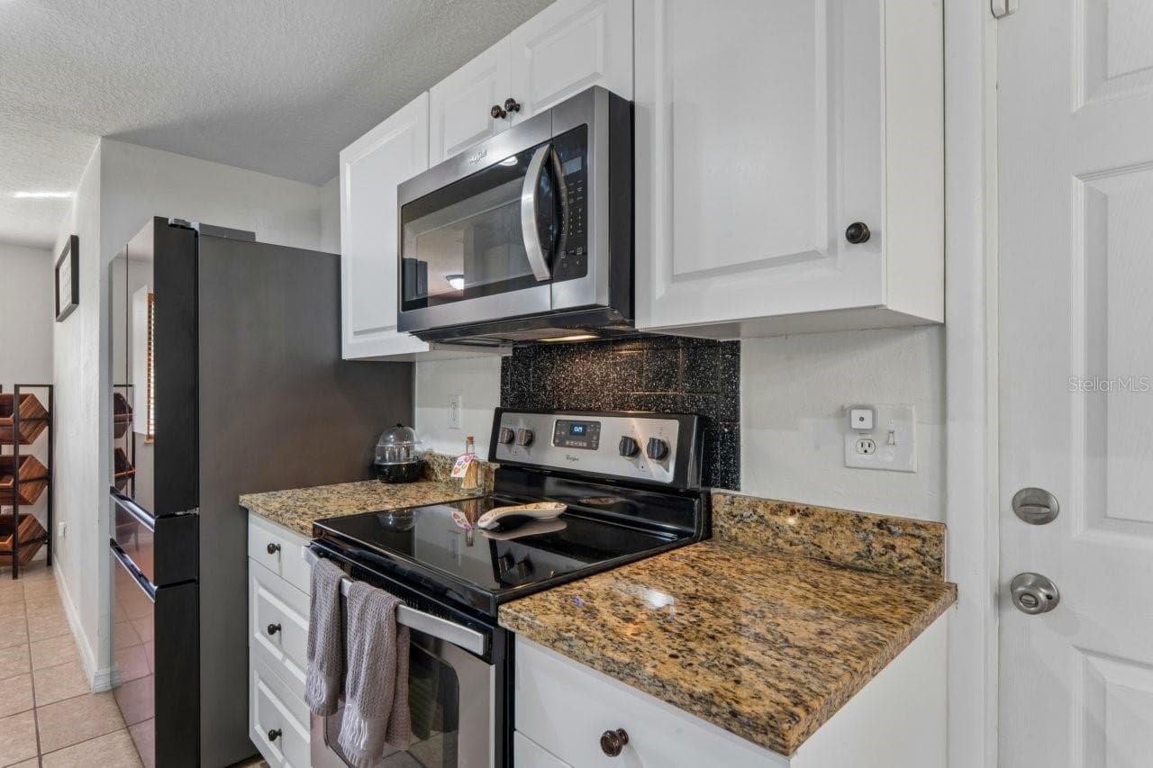 Single Family Residence at 583 LONGWOOD CT, OLDSMAR, photo 37 of 64