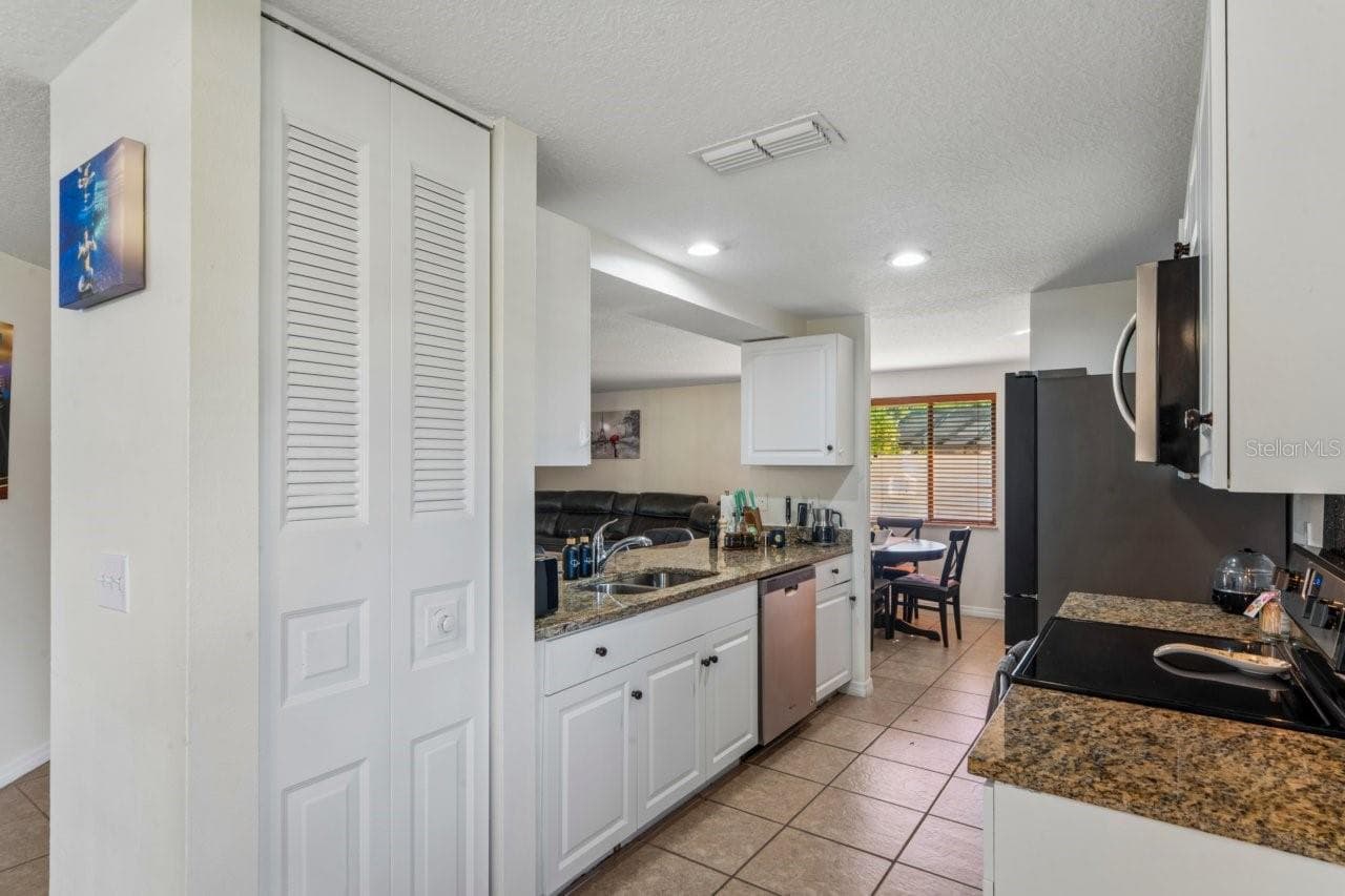 Single Family Residence at 583 LONGWOOD CT, OLDSMAR, photo 38 of 64