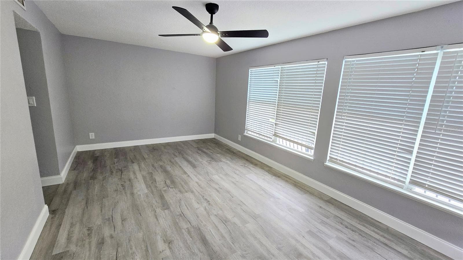 Living room - 111 145TH AVE E #4, MADEIRA BEACH