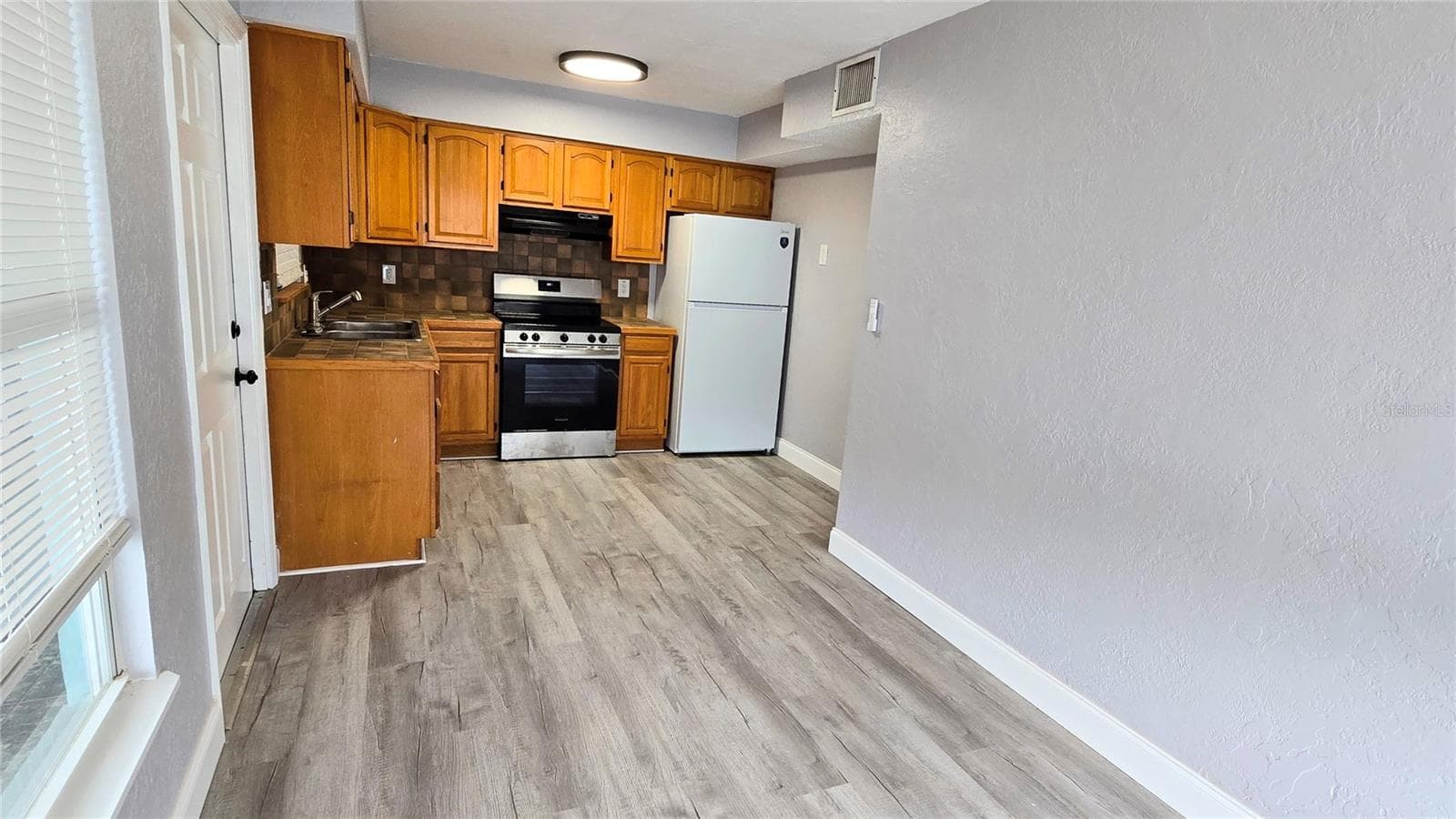 Kitchen - 111 145TH AVE E #4, MADEIRA BEACH