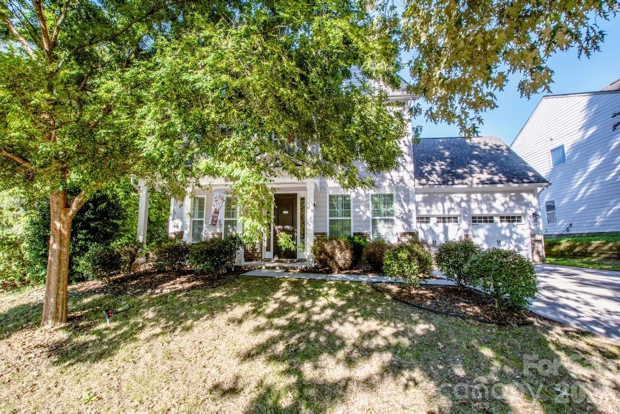 Single Family Residence at 19921 Wooden Tee Drive, Davidson, photo 2 of 42