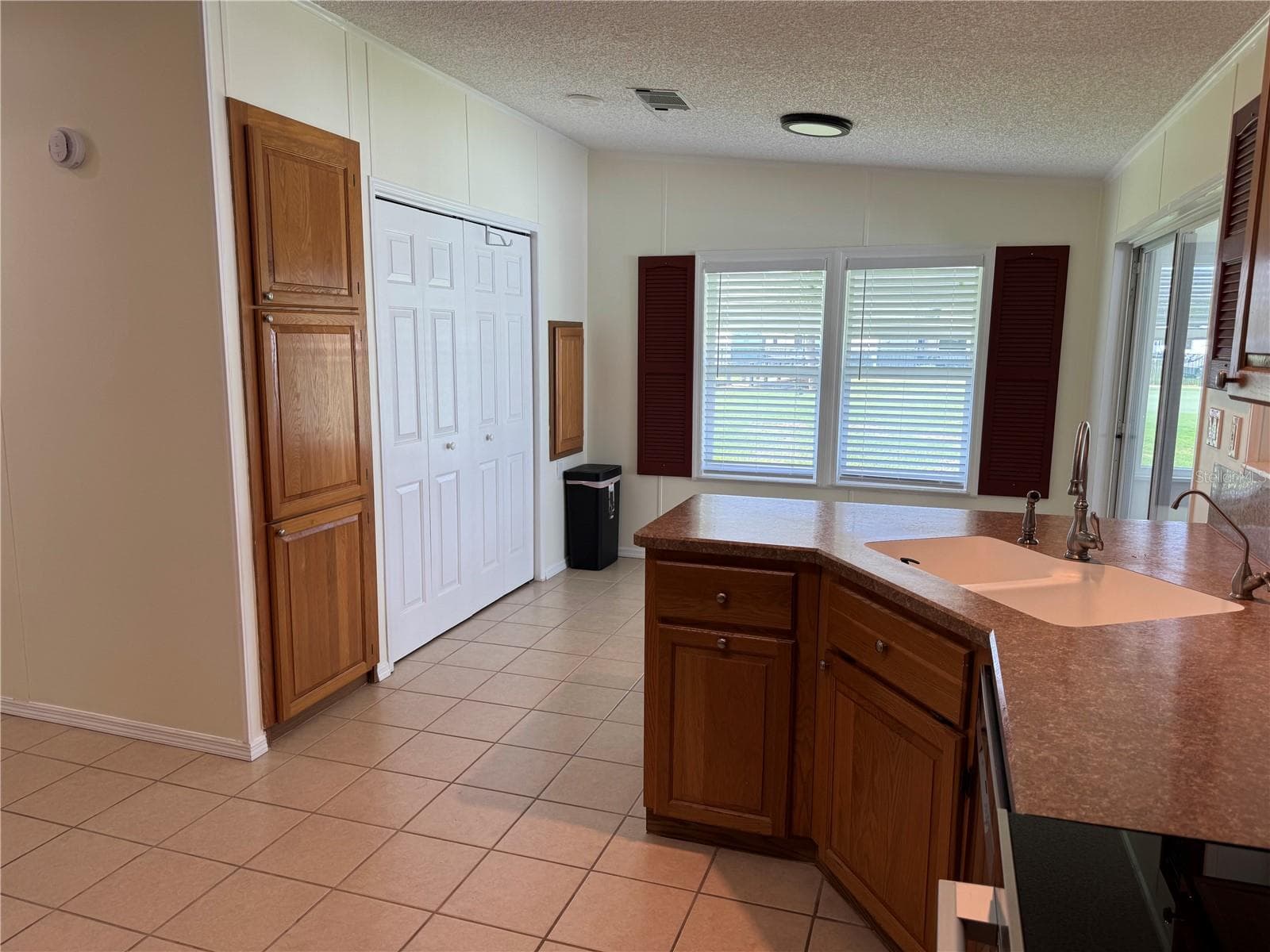 Kitchen - 57 STRAPHMORE DR, HAINES CITY