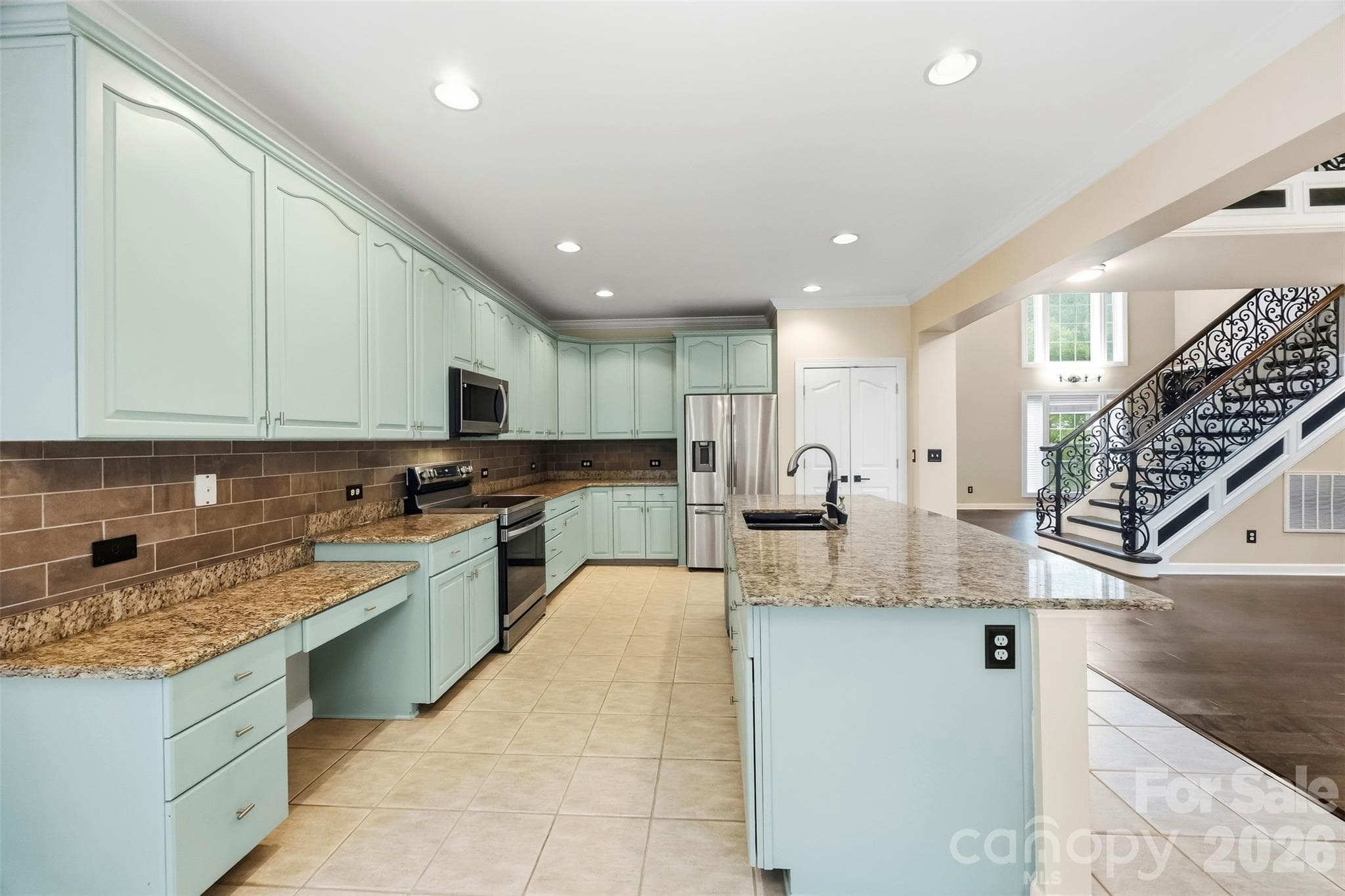 Single Family Residence at 6326 Stephens Grove Lane, Huntersville, photo 9 of 37