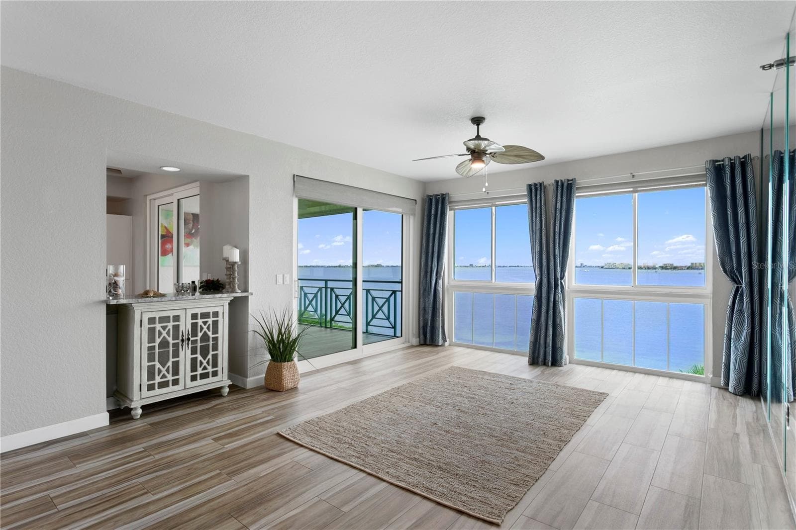 Condominium at 4717 DOLPHIN CAY LN S #503, ST PETERSBURG, photo 12 of 79