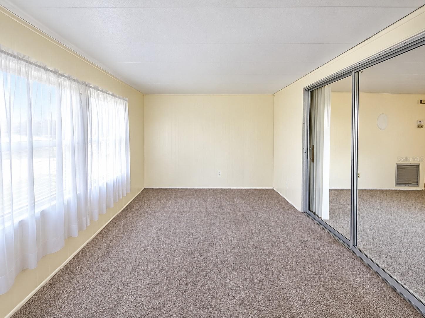 Enclosed Florida Room - 512 PALO VERDE DR, LEESBURG