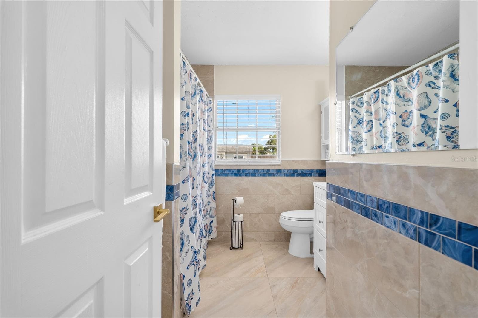 Single Family Residence at 537 MELODY CIR, SARASOTA, photo 15 of 60