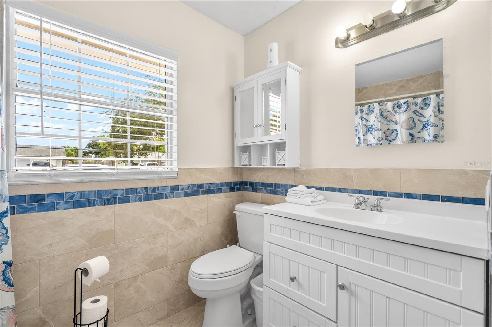 Single Family Residence at 537 MELODY CIR, SARASOTA, photo 16 of 60