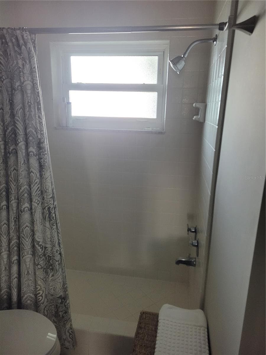Guest Bathroom - 5108 BRITTANY DR S #1008, ST PETERSBURG