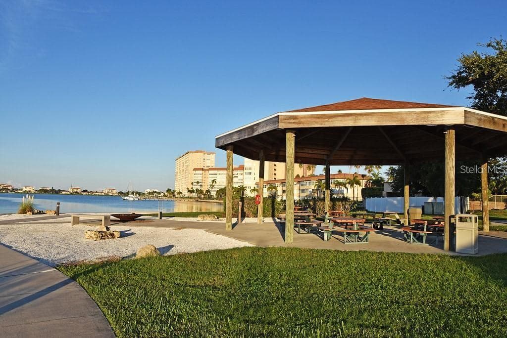 Picnic Gazebo - 5108 BRITTANY DR S #1008, ST PETERSBURG