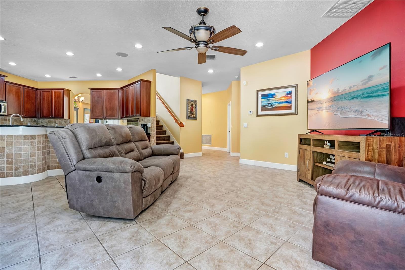 family room - 5762 COVINGTON COVE WAY, ORLANDO