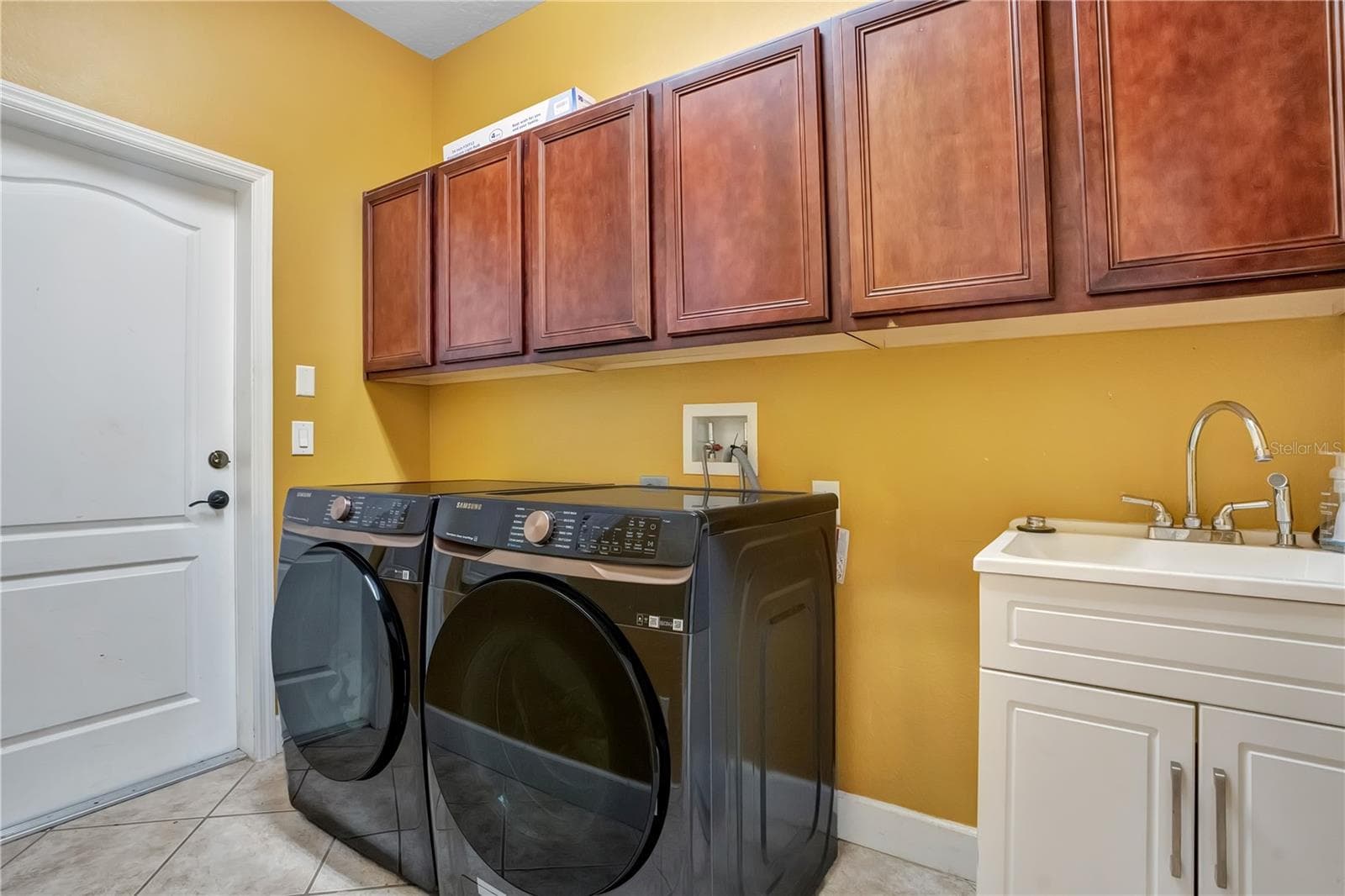 laundry room - 5762 COVINGTON COVE WAY, ORLANDO
