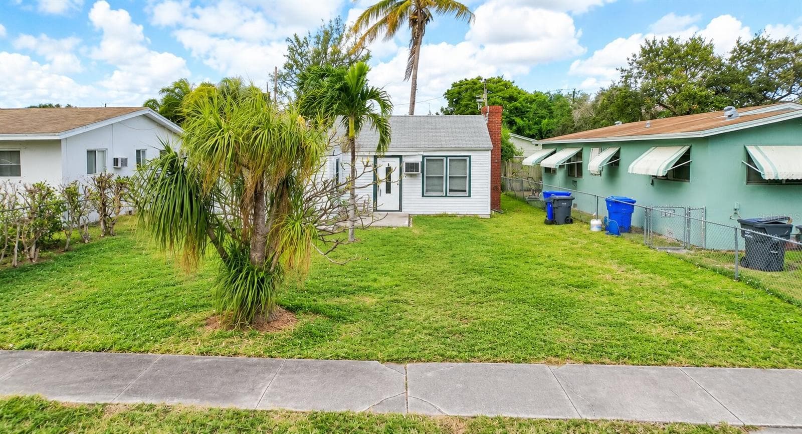 Single Family Residence at 2607 ADAMS ST, HOLLYWOOD, photo 2 of 18