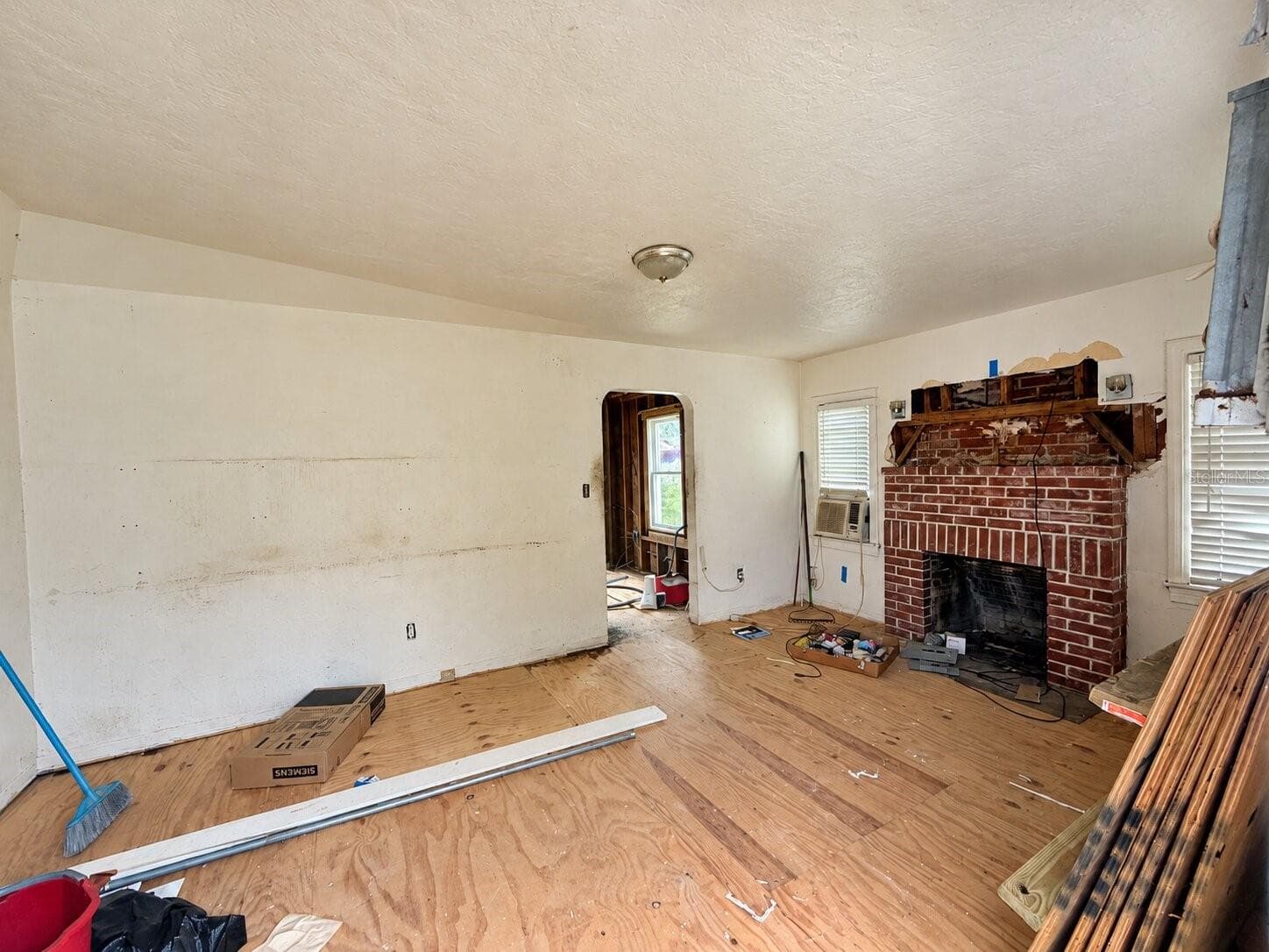 Single Family Residence at 2607 ADAMS ST, HOLLYWOOD, photo 4 of 18