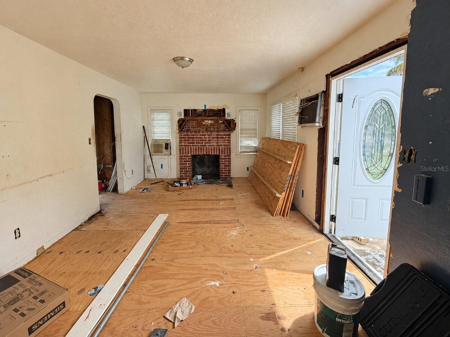 Single Family Residence at 2607 ADAMS ST, HOLLYWOOD, photo 5 of 18