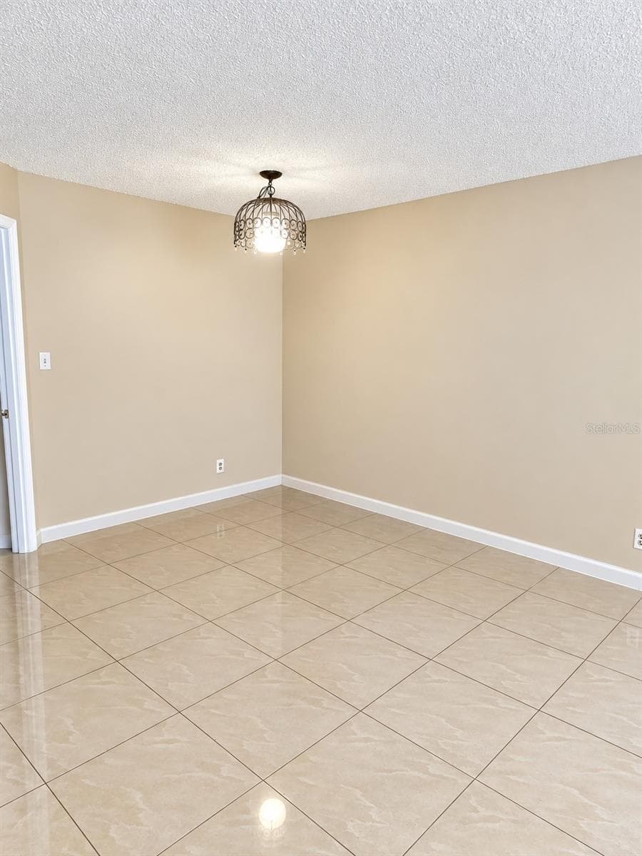 Condominium at 2512 LEMON TREE LN #3C, ORLANDO, photo 4 of 9