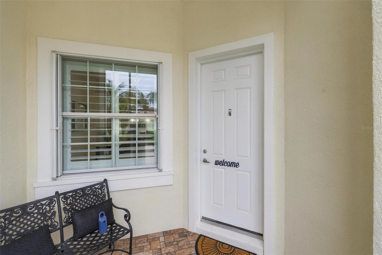 Screened Front Porch - 10828 LERWICK CIR, ENGLEWOOD