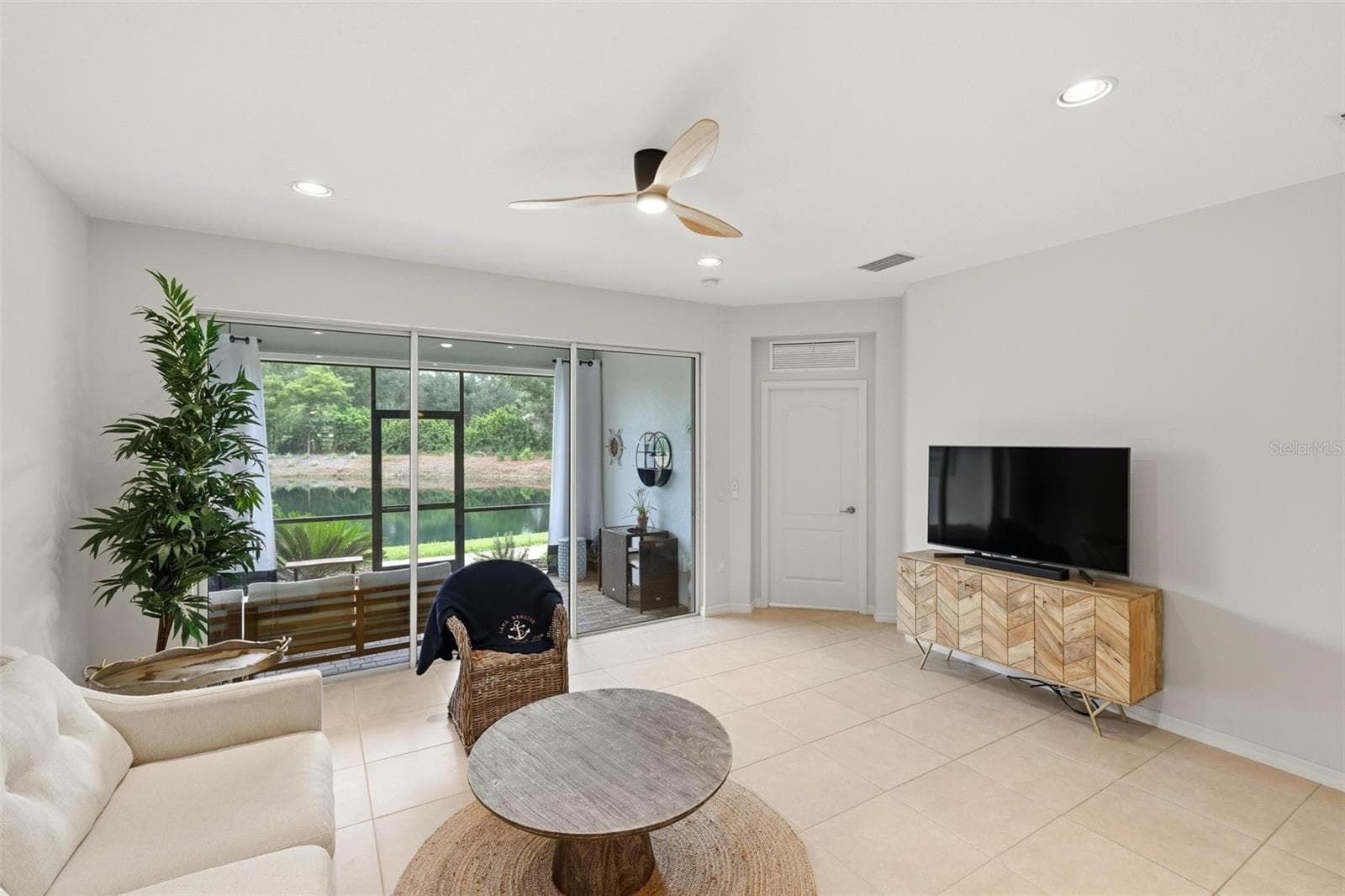 Living Room - 10828 LERWICK CIR, ENGLEWOOD