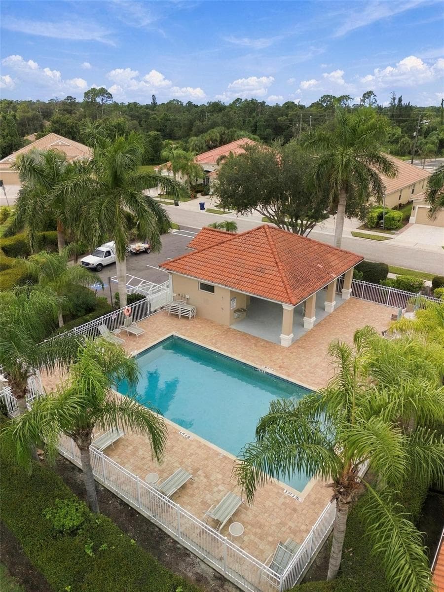 Community Pool - 10828 LERWICK CIR, ENGLEWOOD