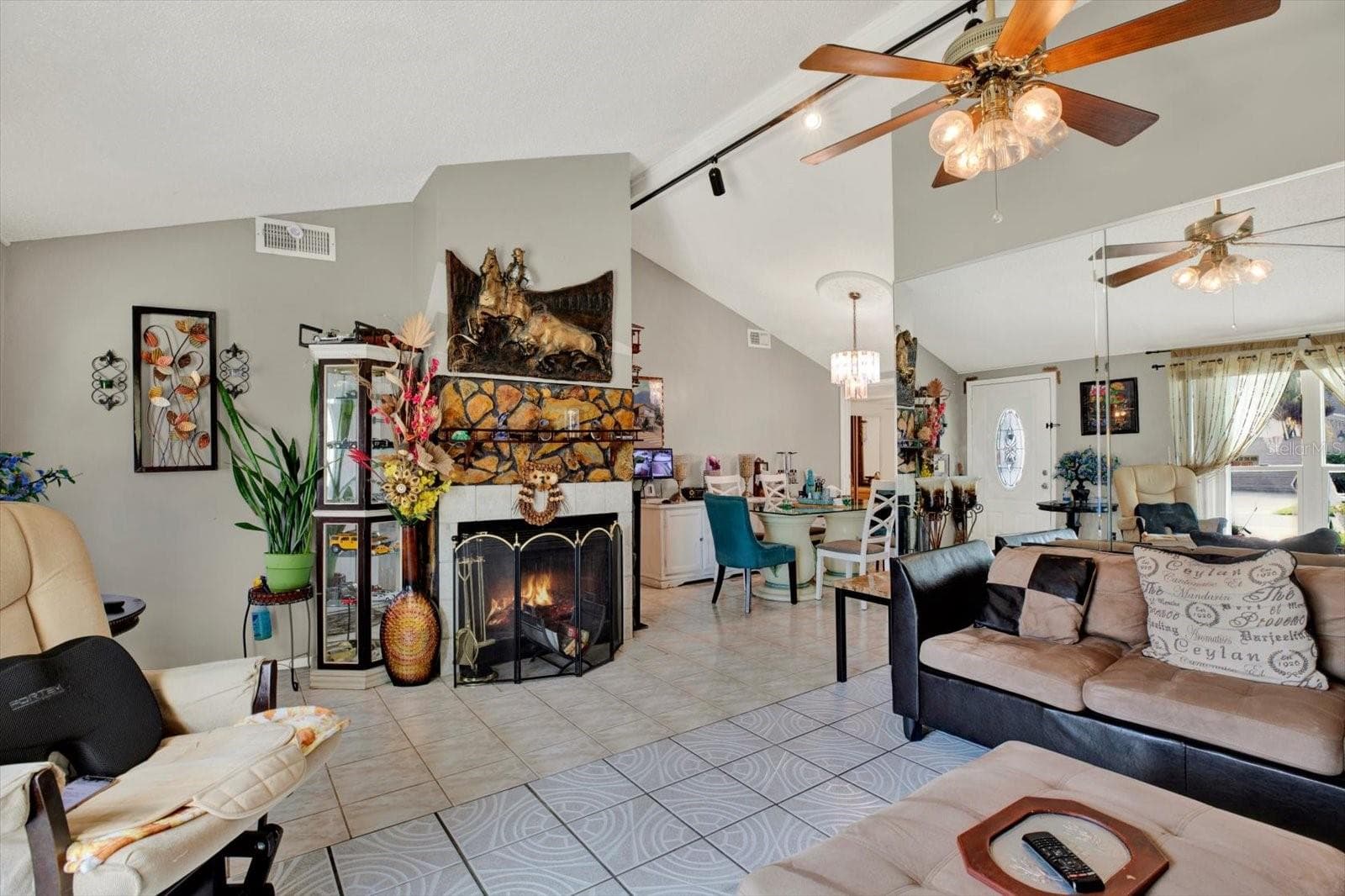 Single Family Residence at 9309 ASHFIELD CT, TAMPA, photo 2 of 33