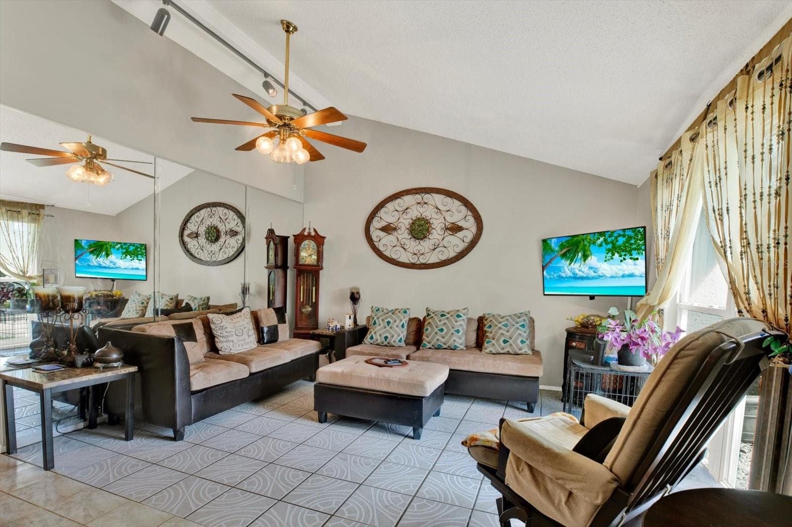 Single Family Residence at 9309 ASHFIELD CT, TAMPA, photo 4 of 33