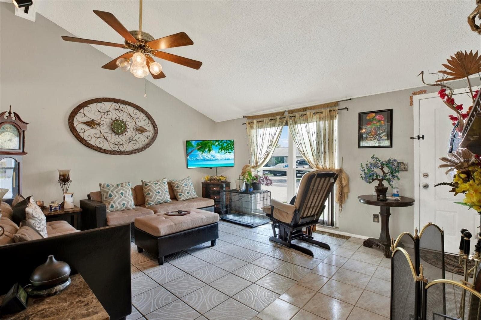 Single Family Residence at 9309 ASHFIELD CT, TAMPA, photo 5 of 33