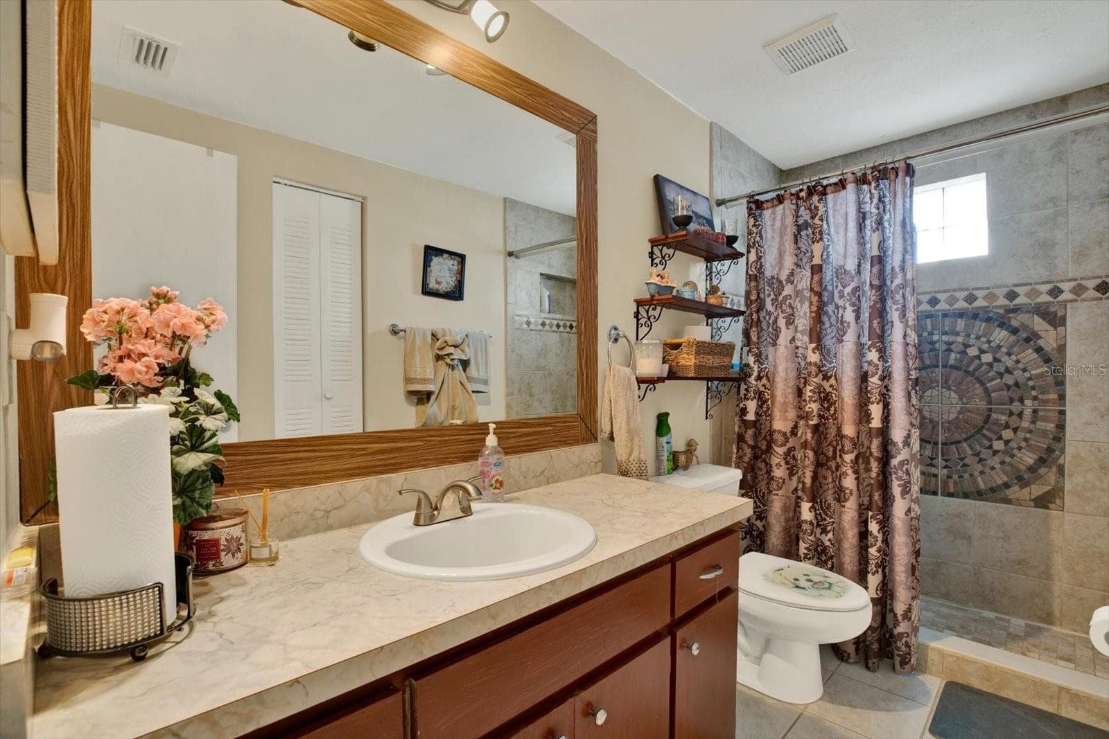 Single Family Residence at 9309 ASHFIELD CT, TAMPA, photo 12 of 33