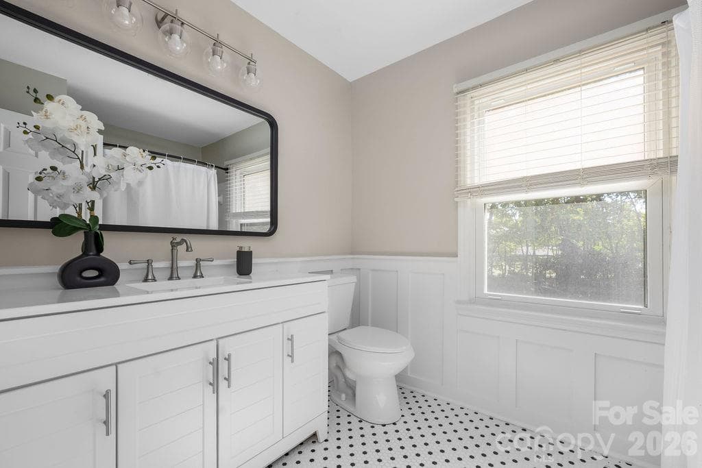 Single Family Residence at 9423 Whitethorn Drive, Charlotte, photo 39 of 46