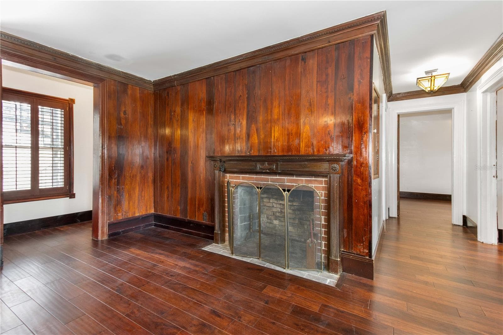 Living room - 806 NARCISSUS AVE, CLEARWATER BEACH