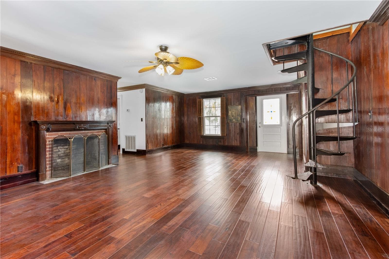 Single Family Residence at 806 NARCISSUS AVE, CLEARWATER BEACH, photo 6 of 48