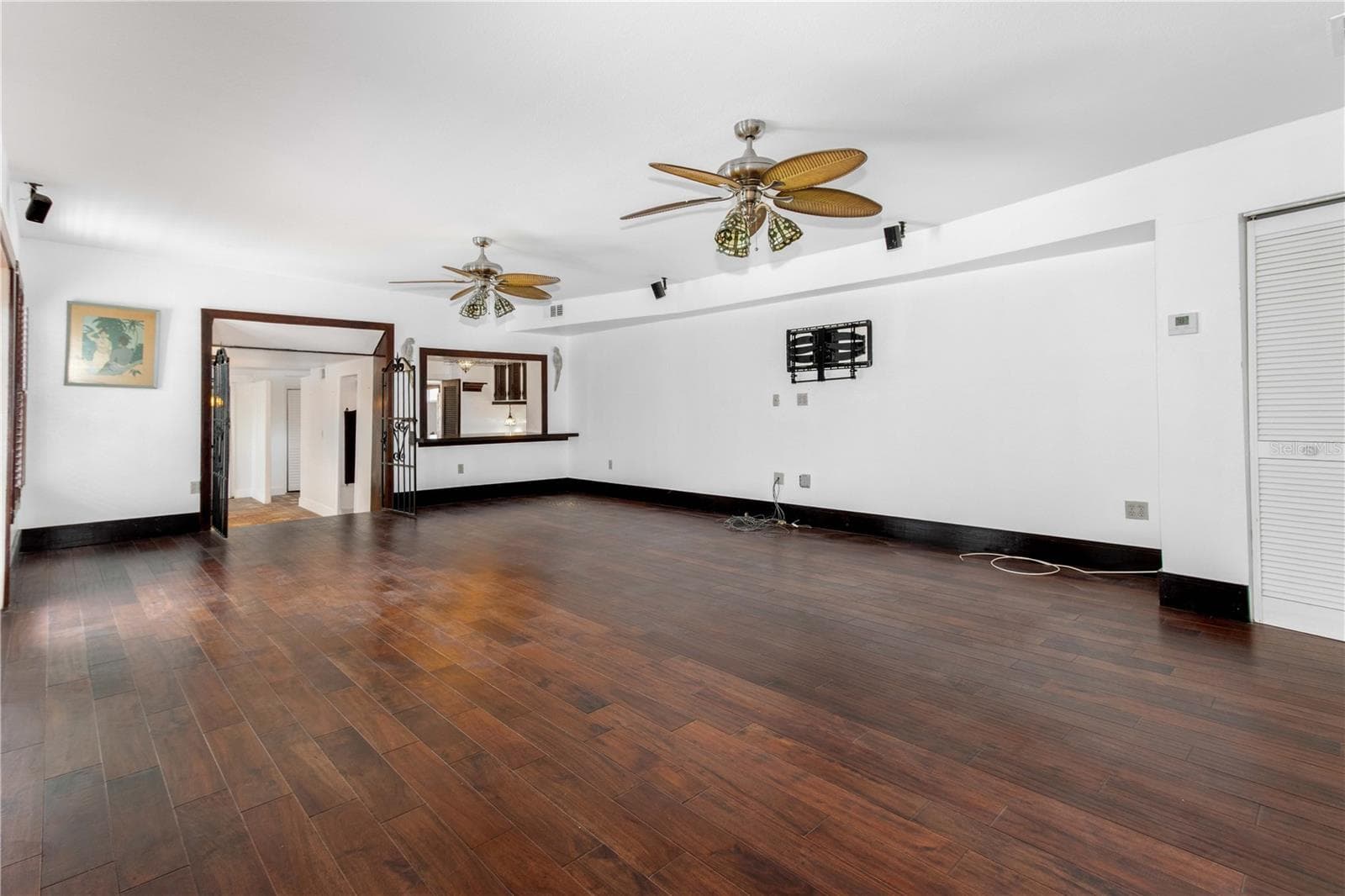 Single Family Residence at 806 NARCISSUS AVE, CLEARWATER BEACH, photo 11 of 48
