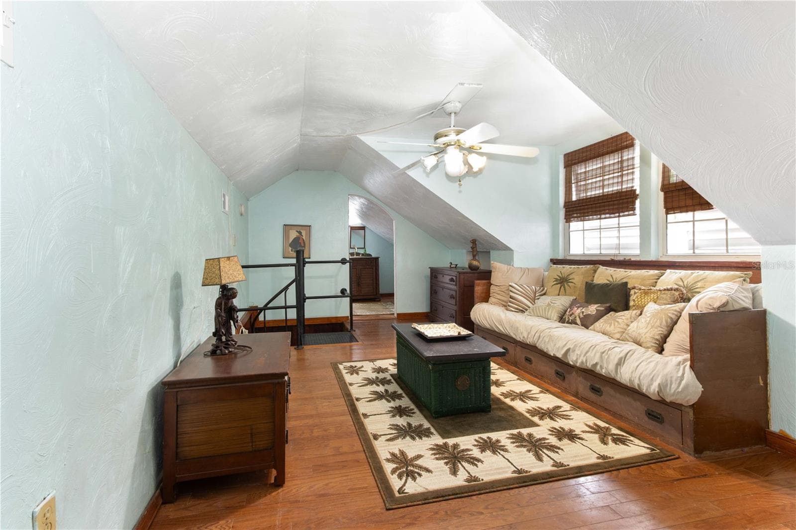 Sitting Room - 806 NARCISSUS AVE, CLEARWATER BEACH