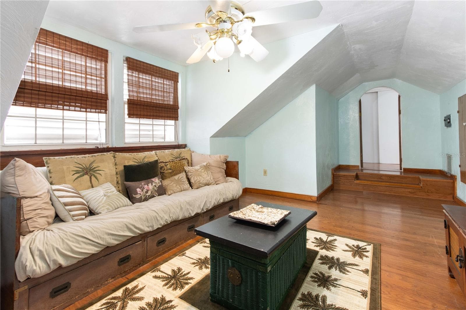 Single Family Residence at 806 NARCISSUS AVE, CLEARWATER BEACH, photo 30 of 48