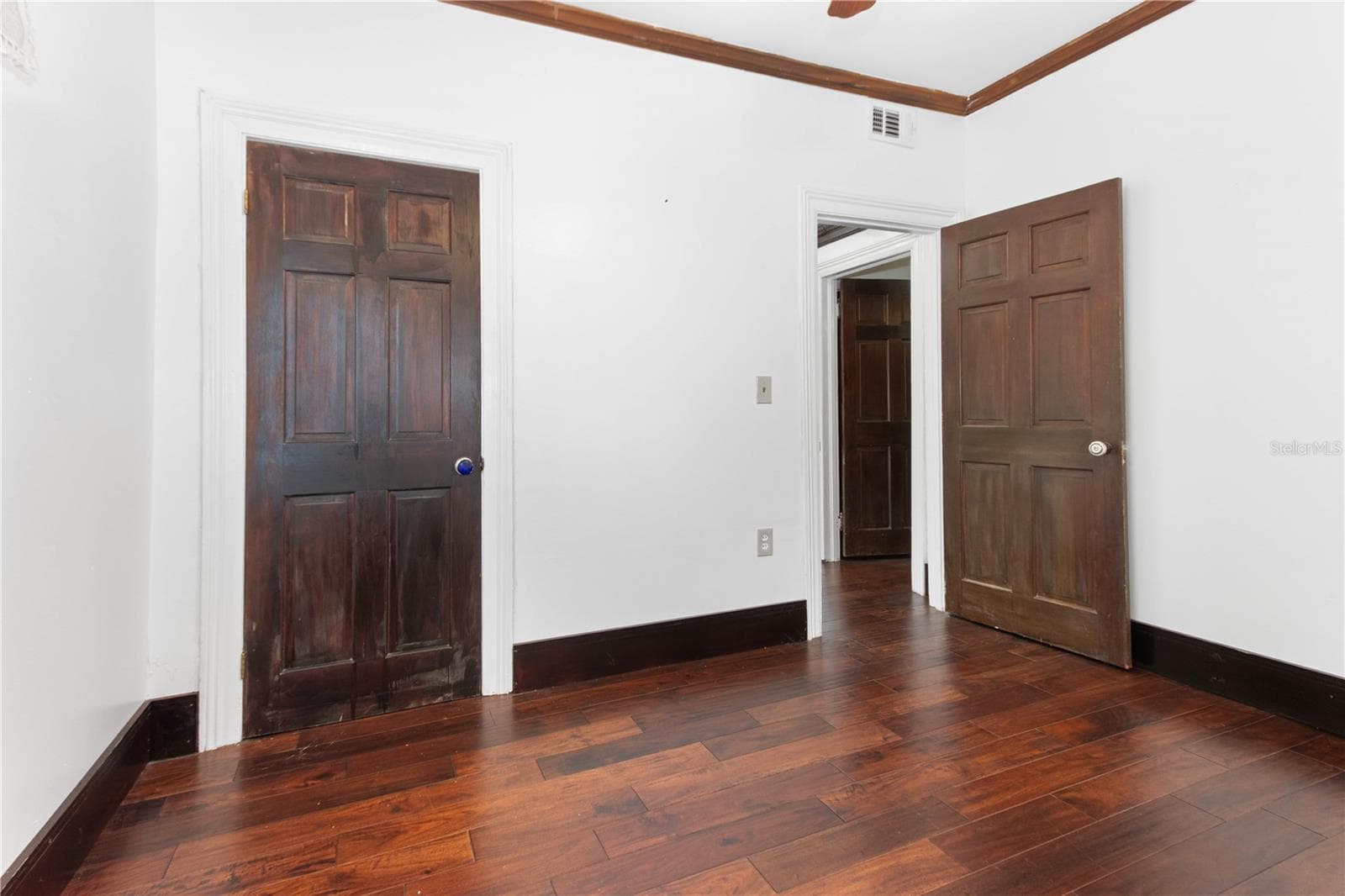 Single Family Residence at 806 NARCISSUS AVE, CLEARWATER BEACH, photo 37 of 48