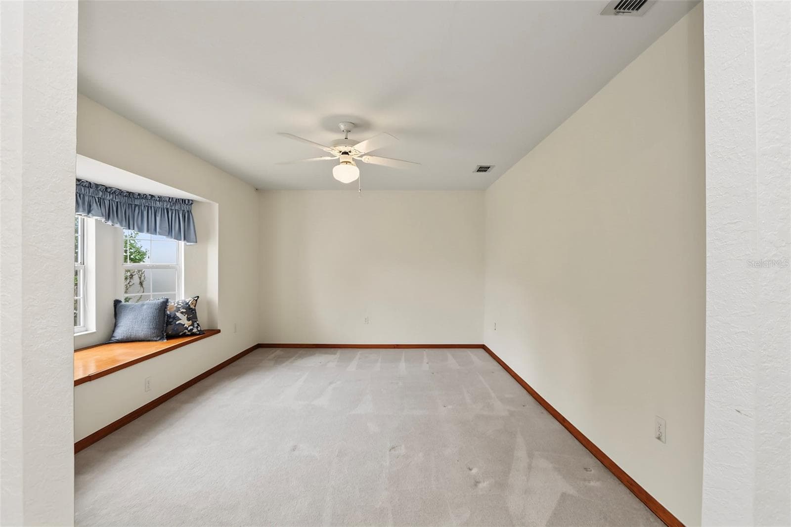 Single Family Residence at 9479 SE 70TH TER, OCALA, photo 9 of 50