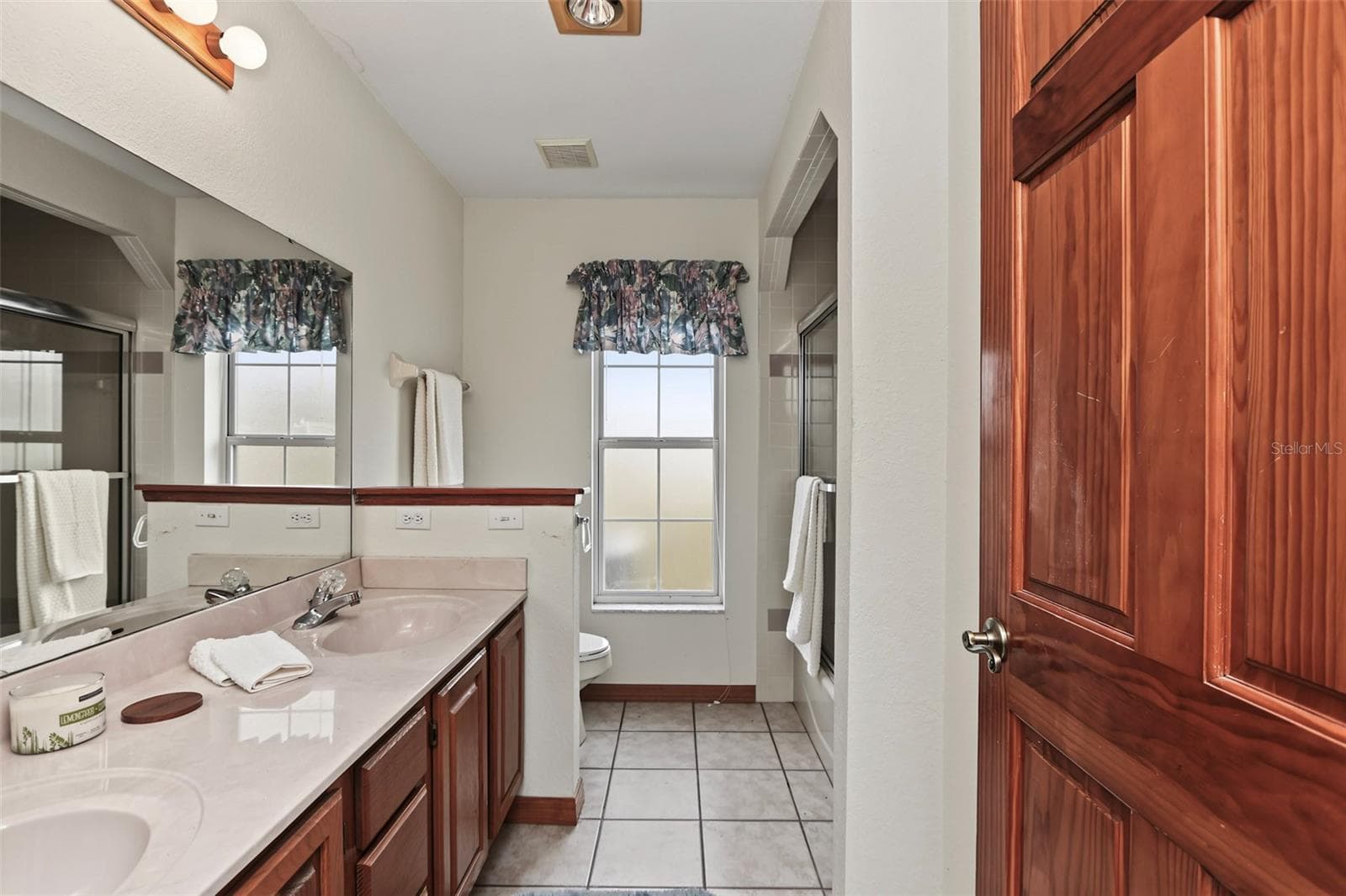 Guest bath - 9479 SE 70TH TER, OCALA
