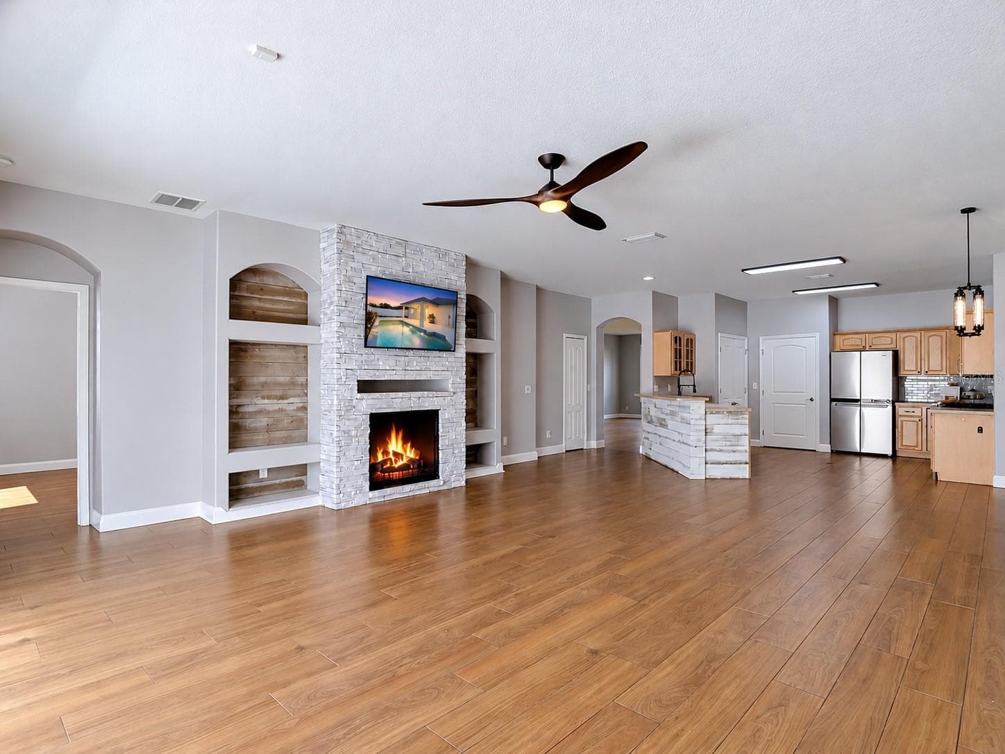 Family Room - Casual Eating Space - Kitchen - 18316 CYPRESS HAVEN DR, TAMPA