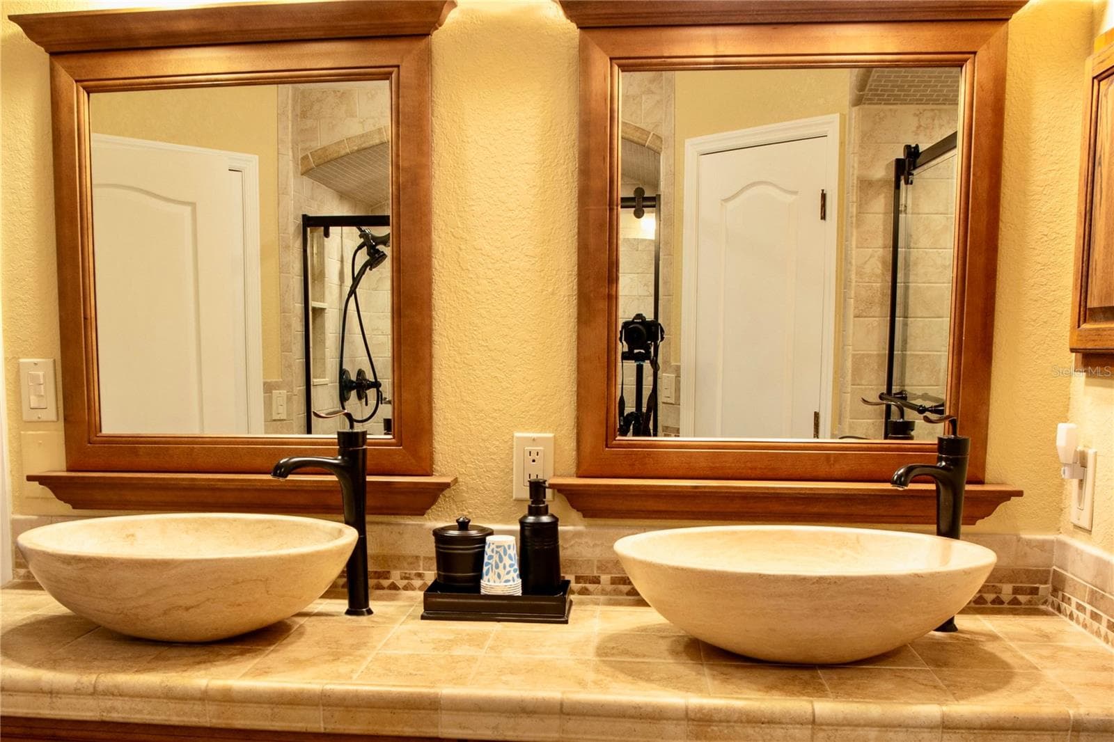 Primary Bathroom His & Her Sinks - 6093 VELVET LOOP, LAKELAND