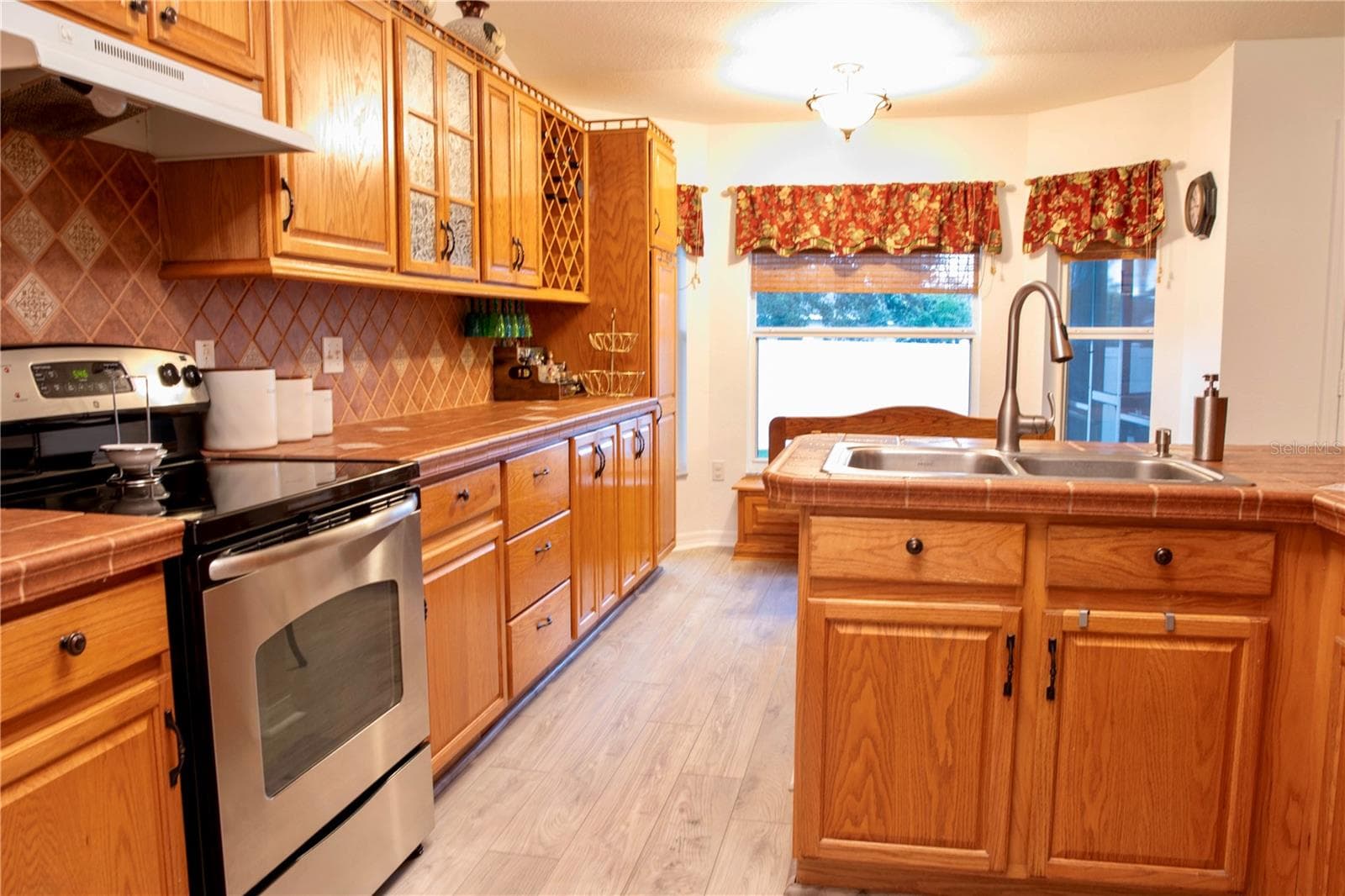 Eat In Kitchen - 6093 VELVET LOOP, LAKELAND