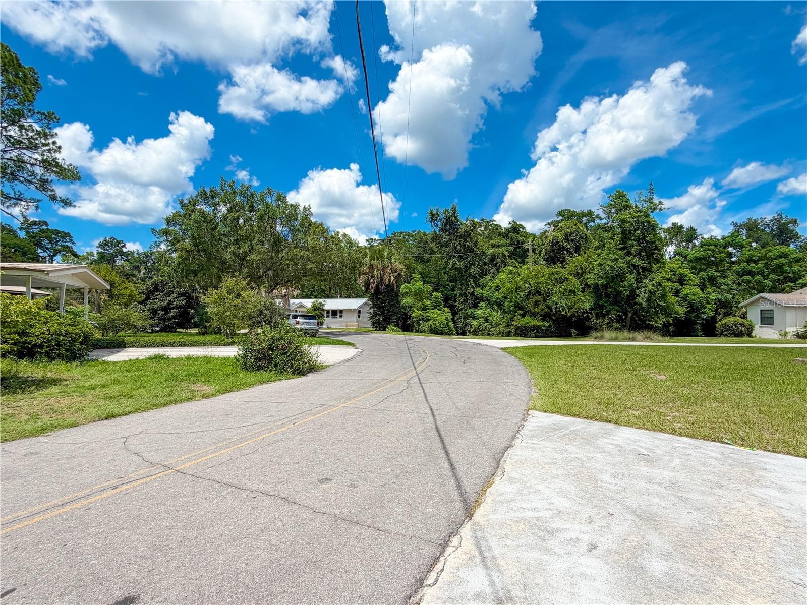 Single Family Residence at 709 NW PALM DR, LAKE CITY, photo 11 of 37