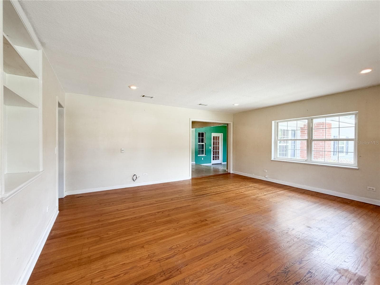 Living Room - 709 NW PALM DR, LAKE CITY