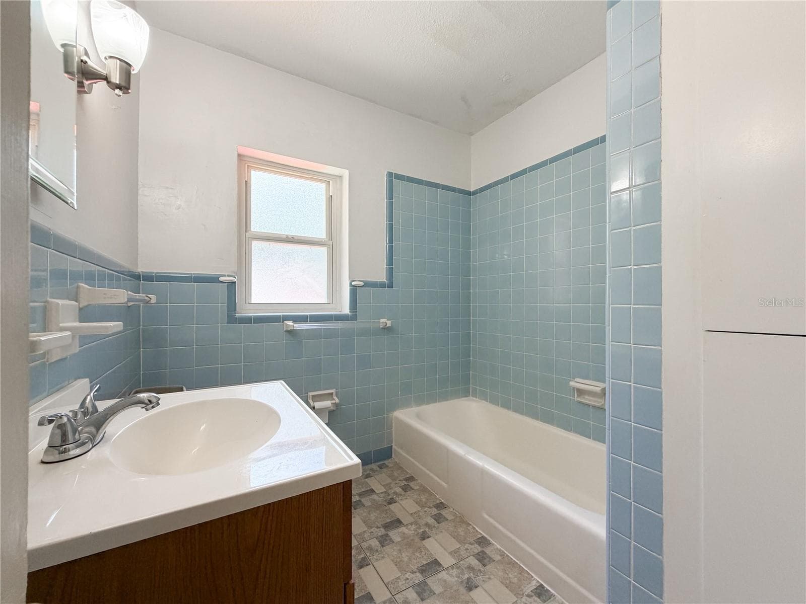 2nd Bath - 709 NW PALM DR, LAKE CITY