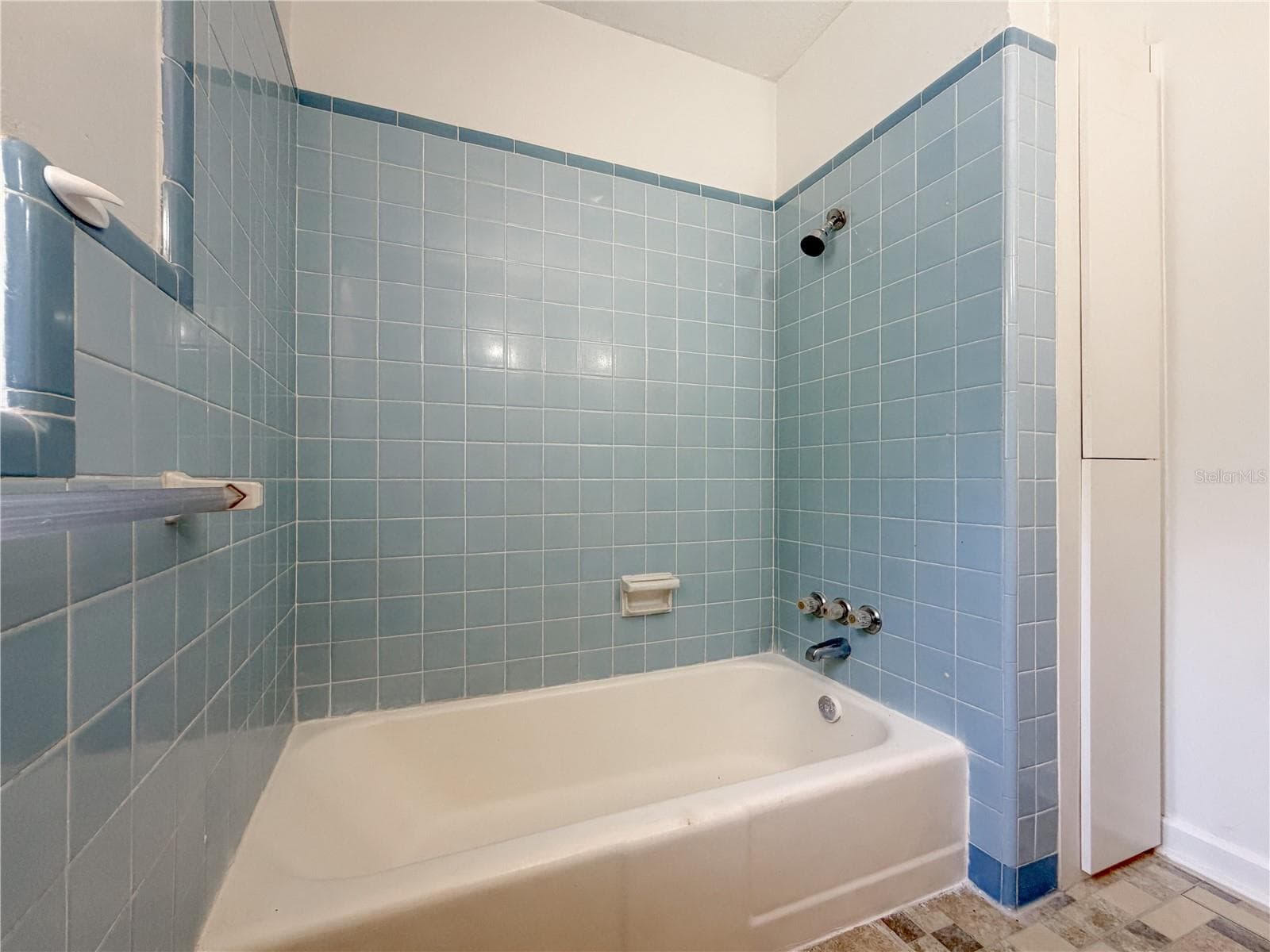 2nd Bath - 709 NW PALM DR, LAKE CITY
