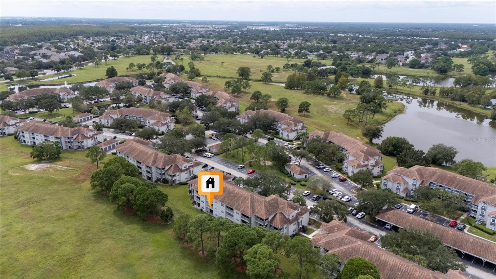 Condominium at 14013 FAIRWAY ISLAND DR #415, ORLANDO, photo 8 of 29